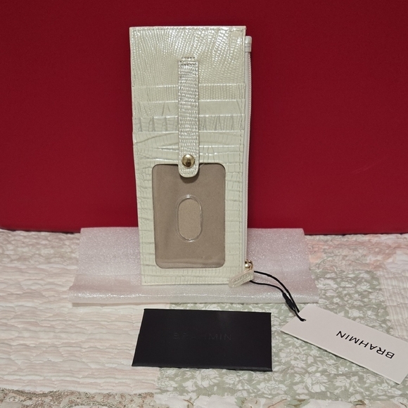 Brahmin Credit Card Wallet in Pearl All Over Lizard. NWT - Picture 4 of 10